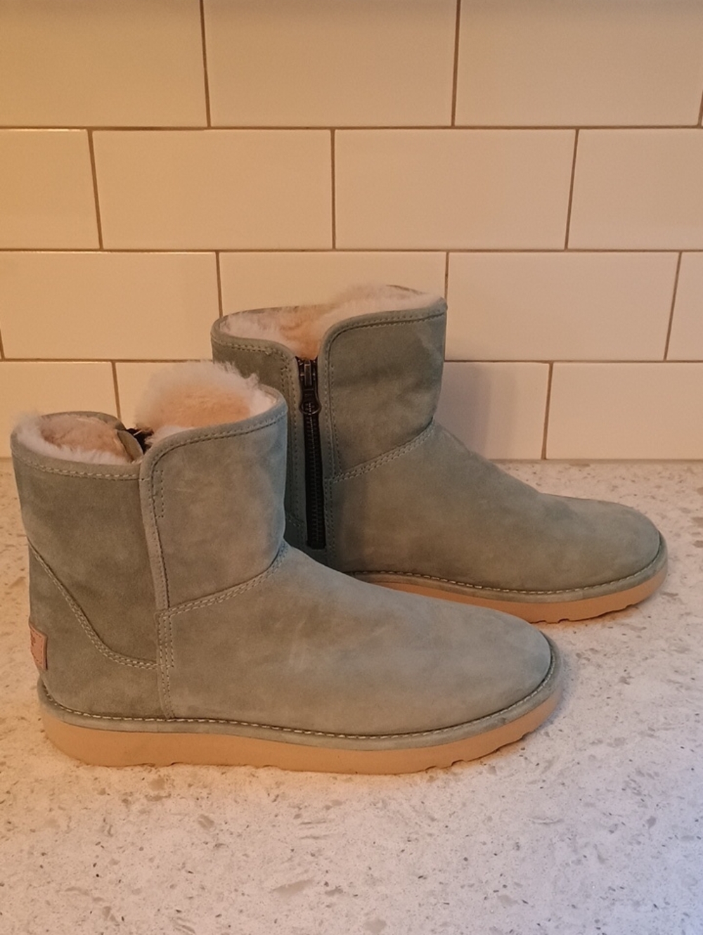 Practically Brand New Woman's Size 7UGG ABREE Mini Boots